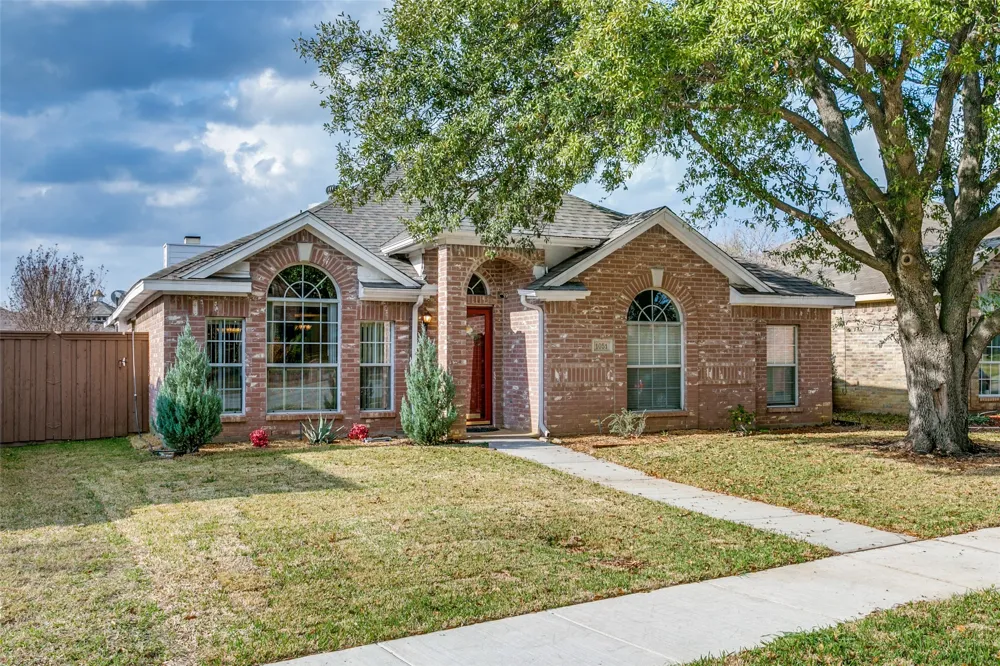 1051 Summit Park Lewisville, TX 75077