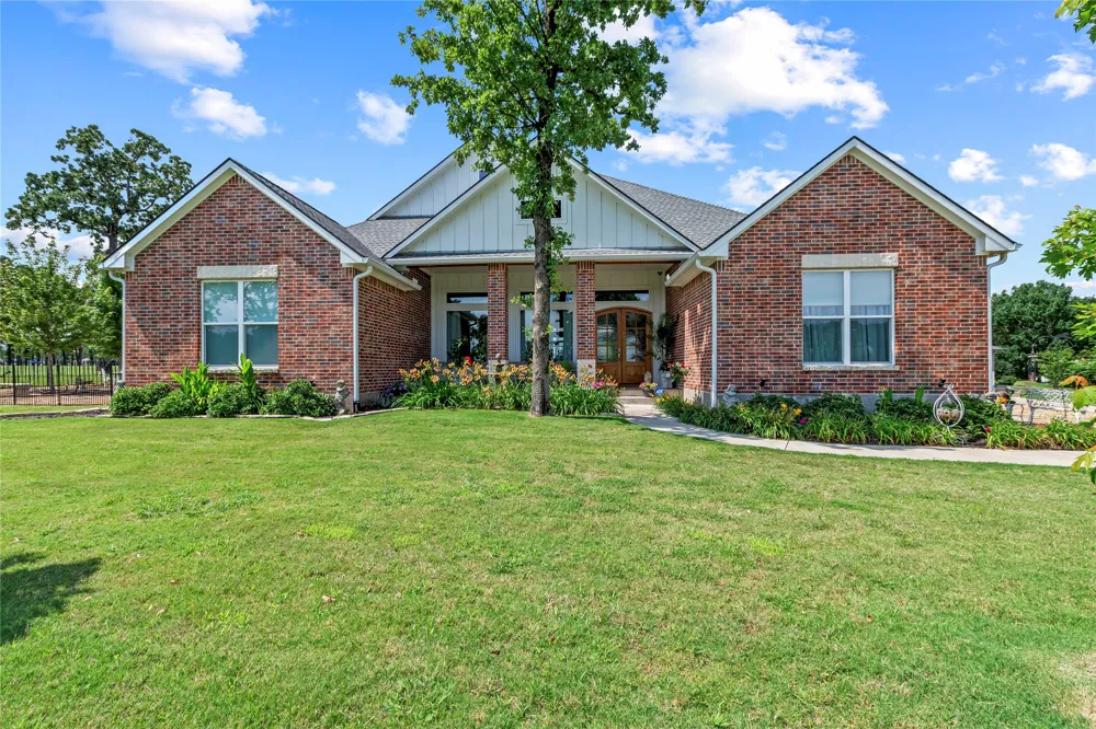 18076 Country Club Drive Kemp, TX 75143