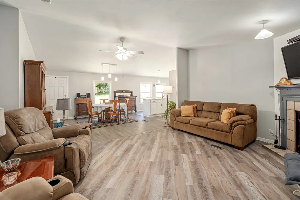 175 Kings Row Malakoff, TX 75148