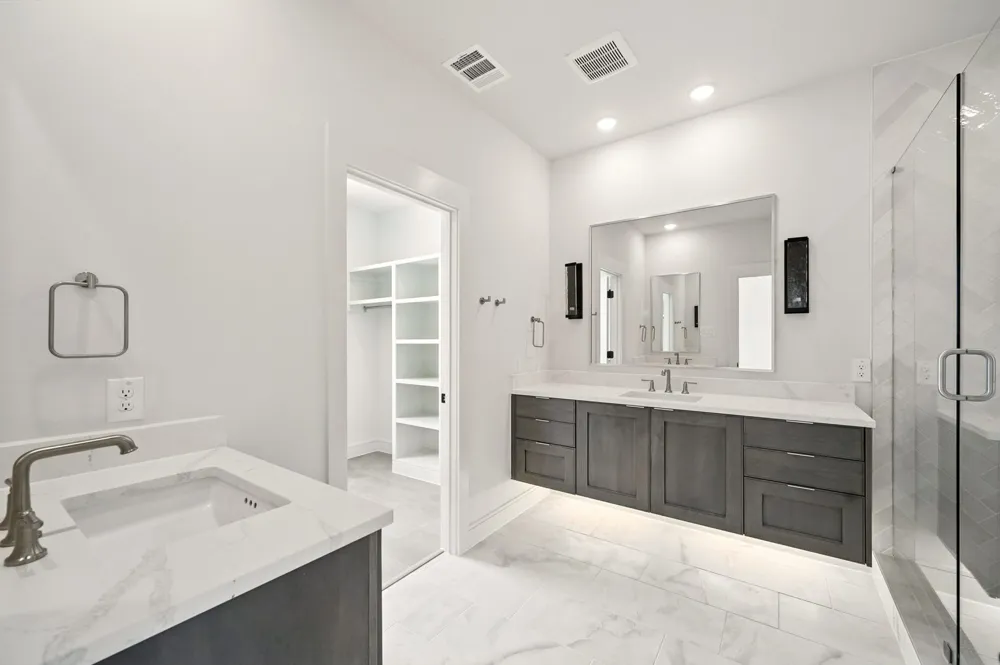 1364 Cherry Hills Lane Irving, TX 75038