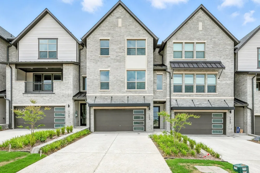 1364 Cherry Hills Lane Irving, TX 75038