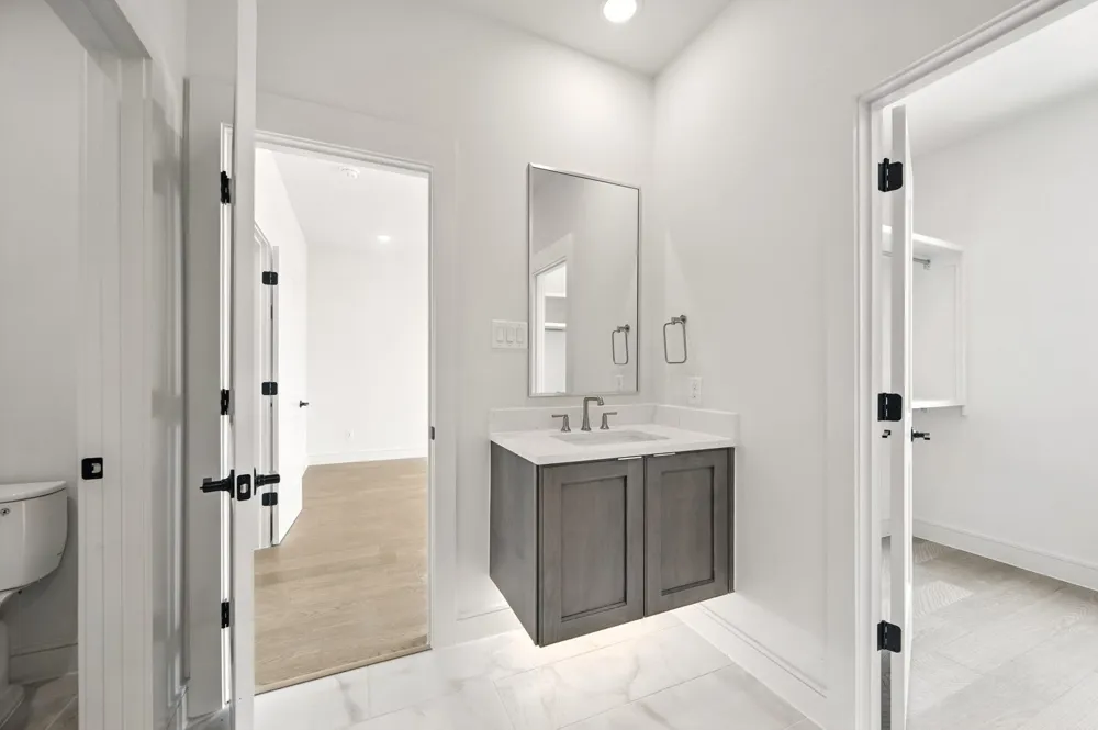 1364 Cherry Hills Lane Irving, TX 75038