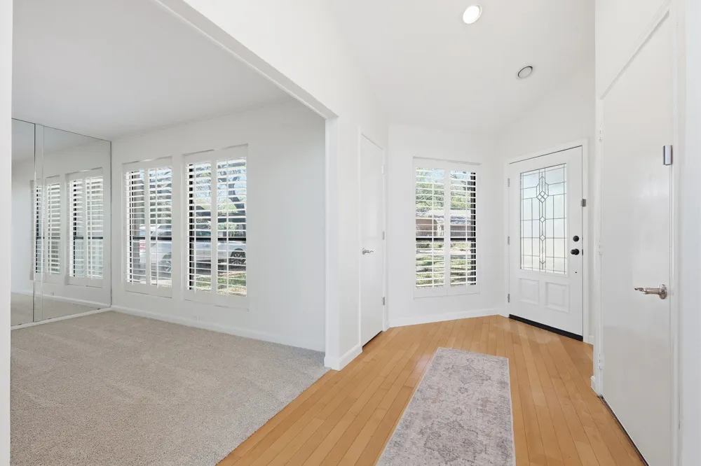 3718 Wooded Creek Drive Farmers Branch, TX 75244