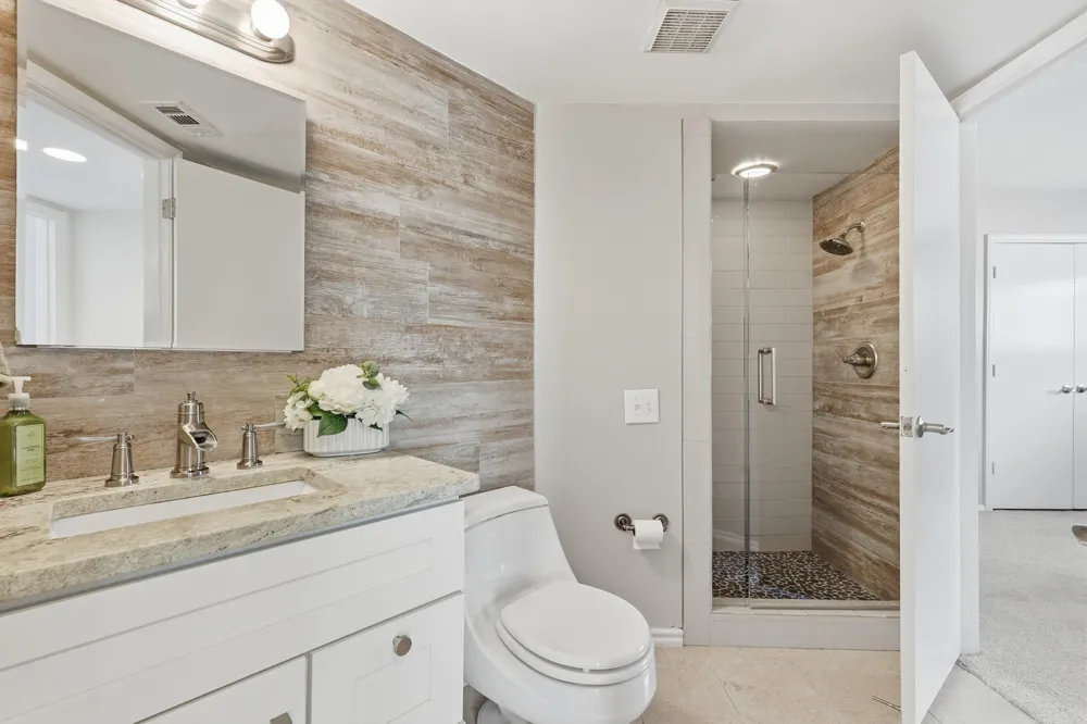 3718 Wooded Creek Drive Farmers Branch, TX 75244