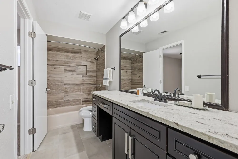 3718 Wooded Creek Drive Farmers Branch, TX 75244
