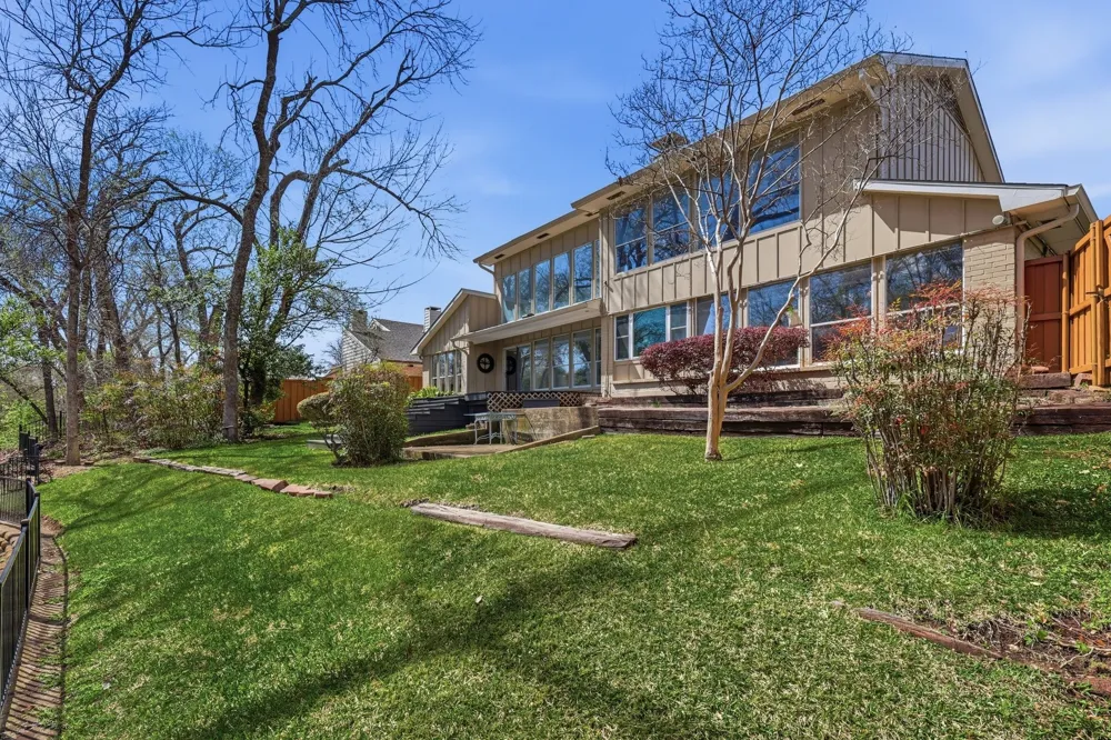 3718 Wooded Creek Drive Farmers Branch, TX 75244