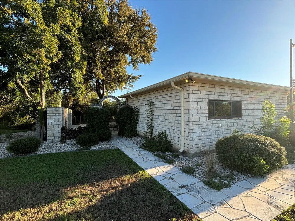 2401 True Grit Way Cresson, TX 76035