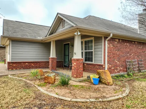 933 Heston Circle