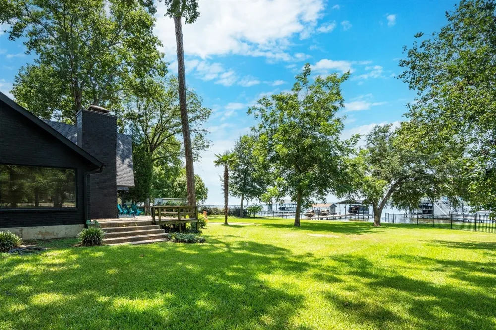 162 Lake Drive Enchanted Oaks, TX 75156