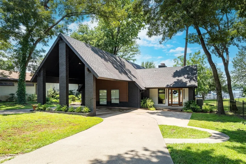 162 Lake Drive Enchanted Oaks, TX 75156