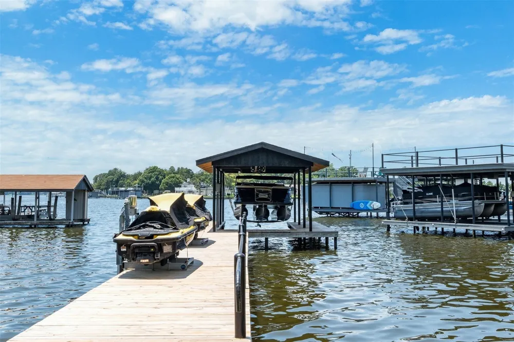 162 Lake Drive Enchanted Oaks, TX 75156
