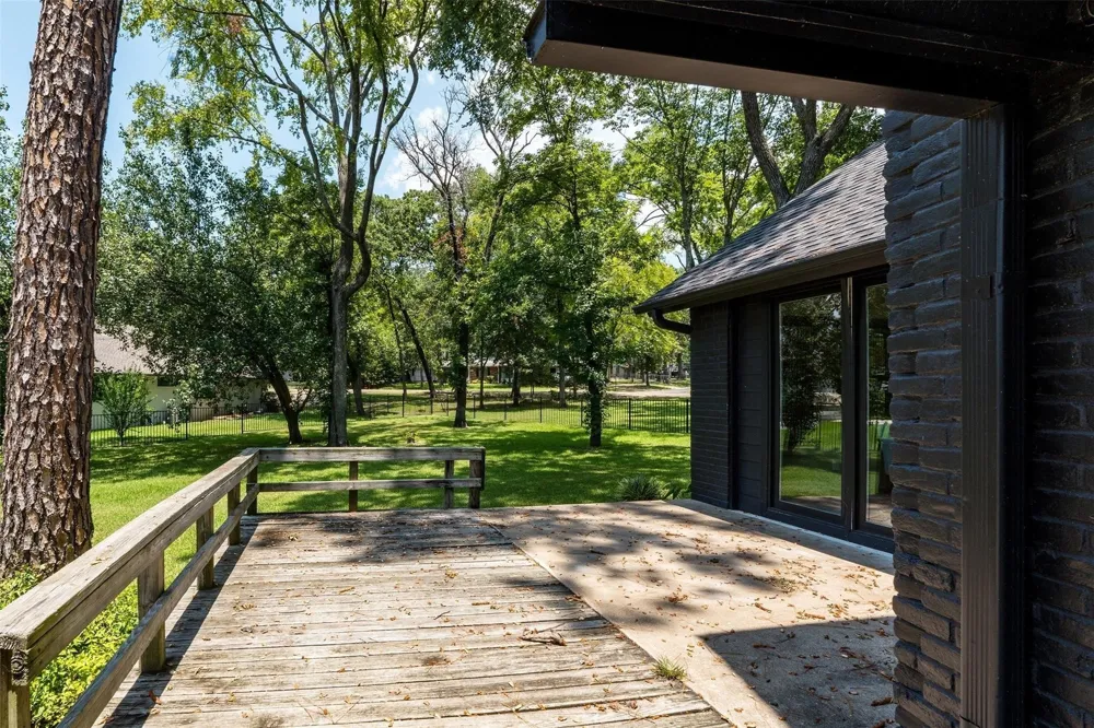 162 Lake Drive Enchanted Oaks, TX 75156