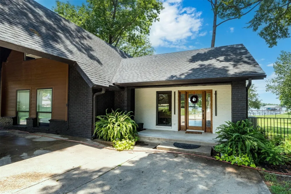 162 Lake Drive Enchanted Oaks, TX 75156