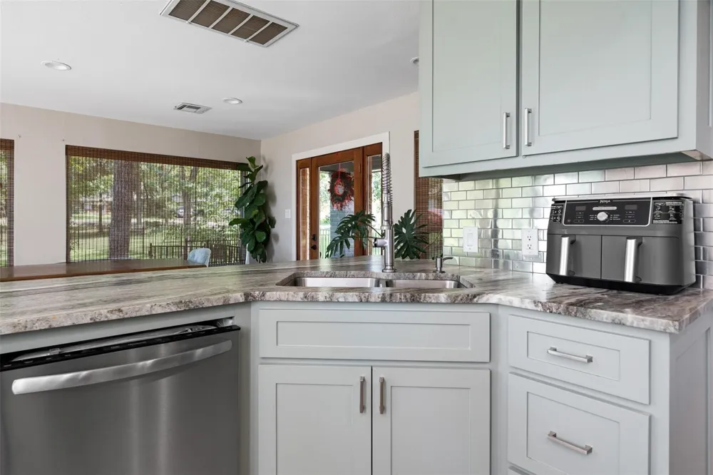 162 Lake Drive Enchanted Oaks, TX 75156