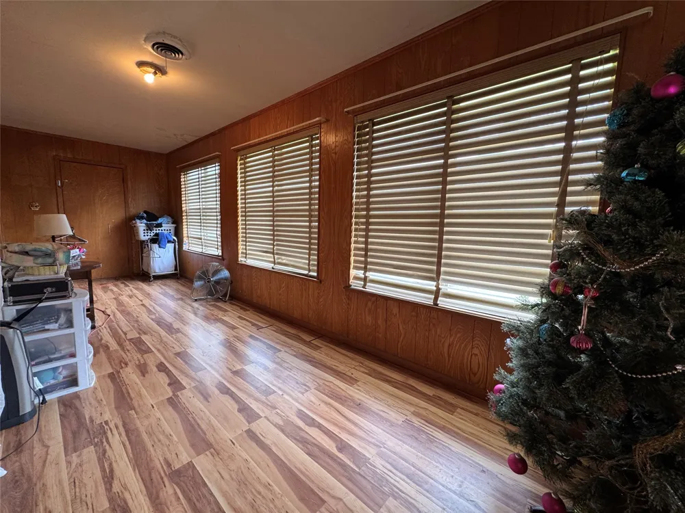 733 Foster Street Marlin, TX 76661