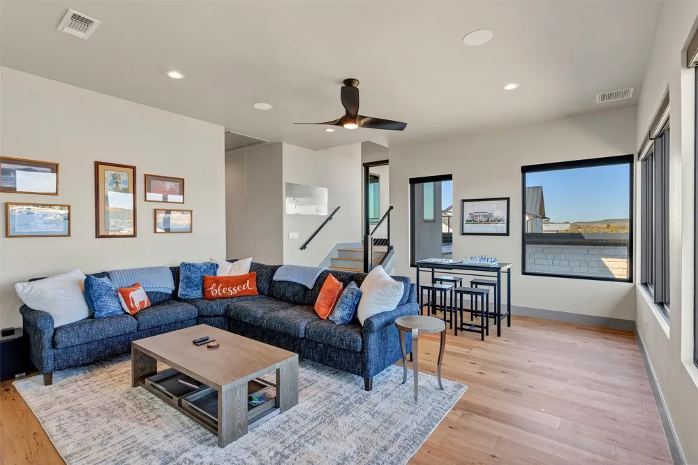 1009 Cardinal Cove Graford, TX 76449