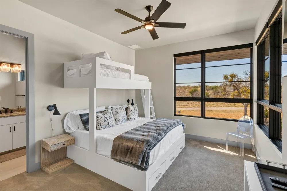 1009 Cardinal Cove Graford, TX 76449