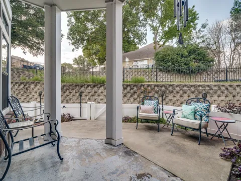 9981 Waterfront Trail