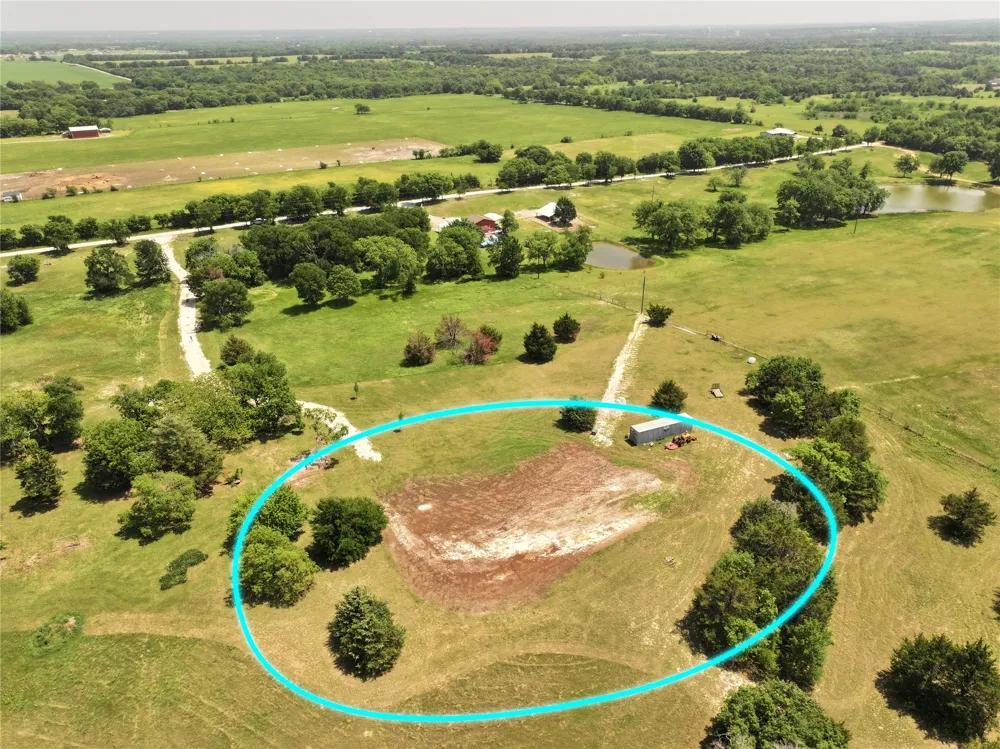 627 Homer Smith Van Alstyne, TX 75491