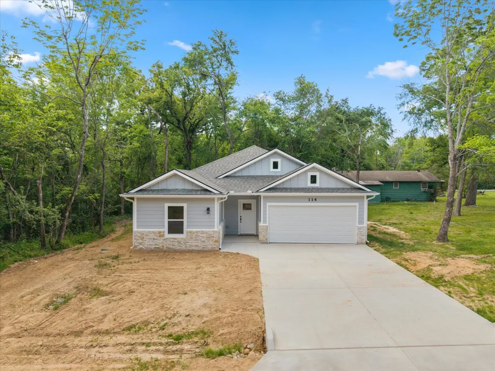 114 Granada Street Payne Springs, TX 75156