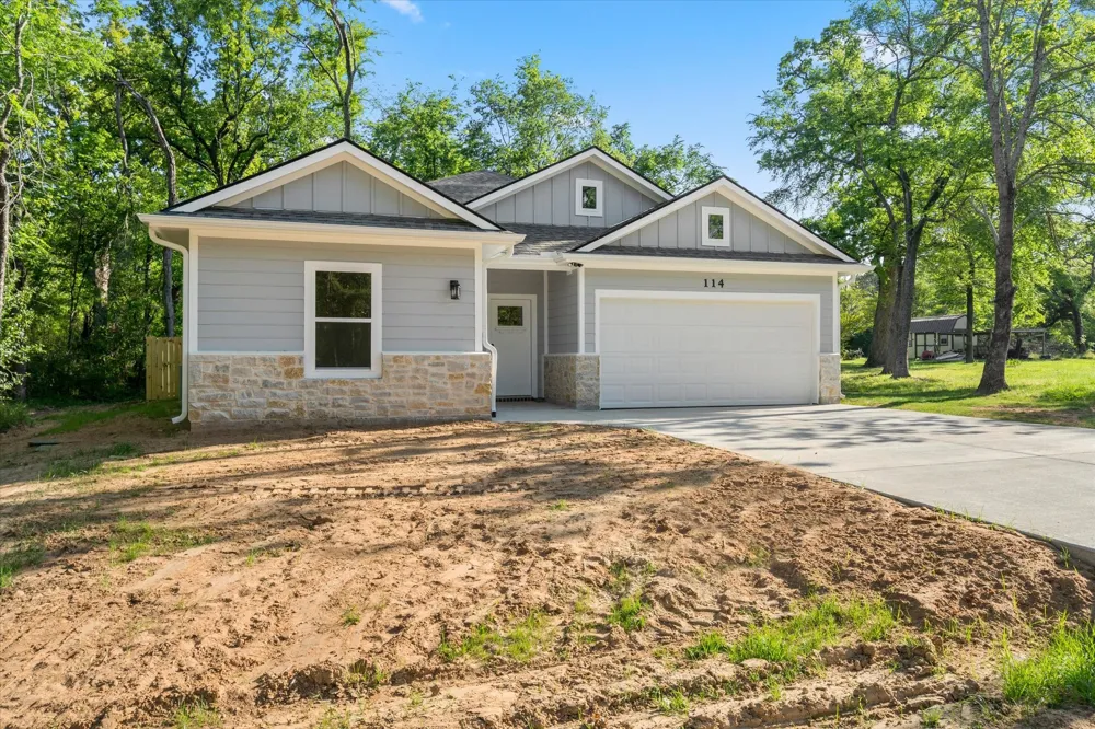 114 Granada Street Payne Springs, TX 75156