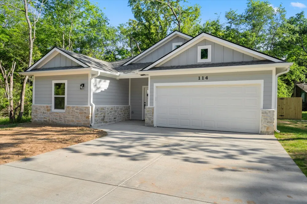 114 Granada Street Payne Springs, TX 75156
