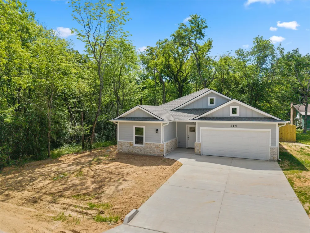 114 Granada Street Payne Springs, TX 75156