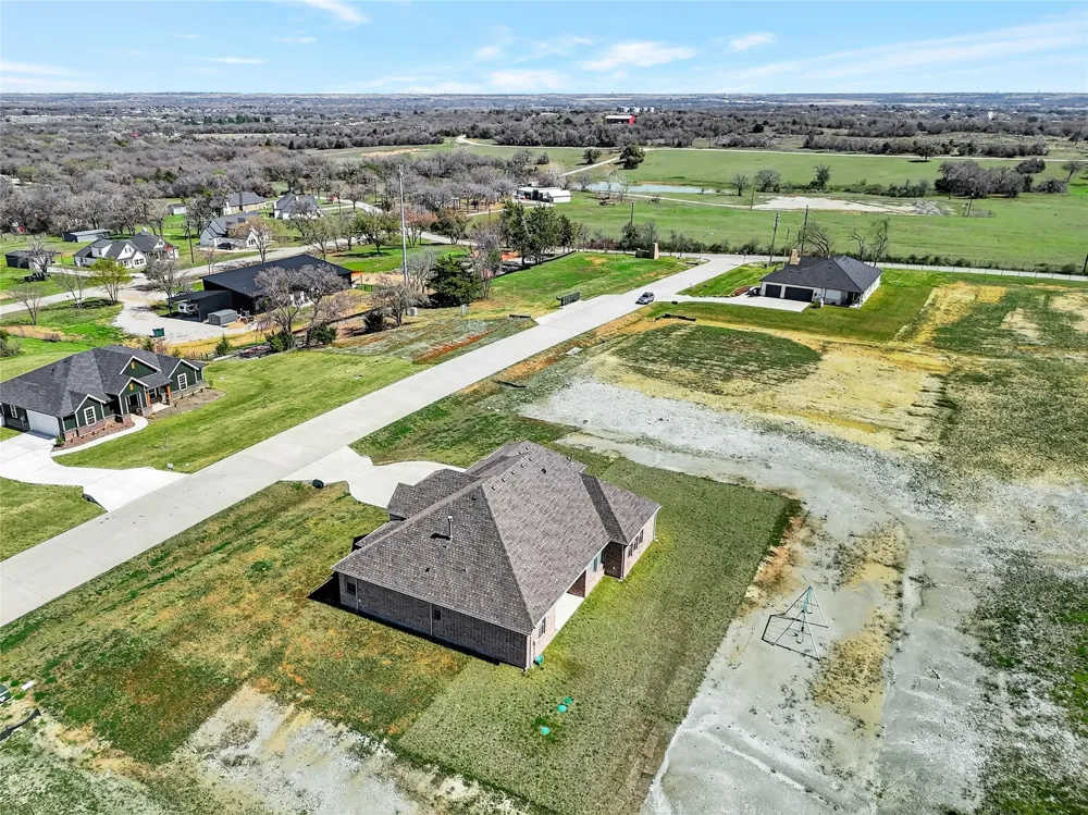 209 Basalt Lane Reno, TX 76020