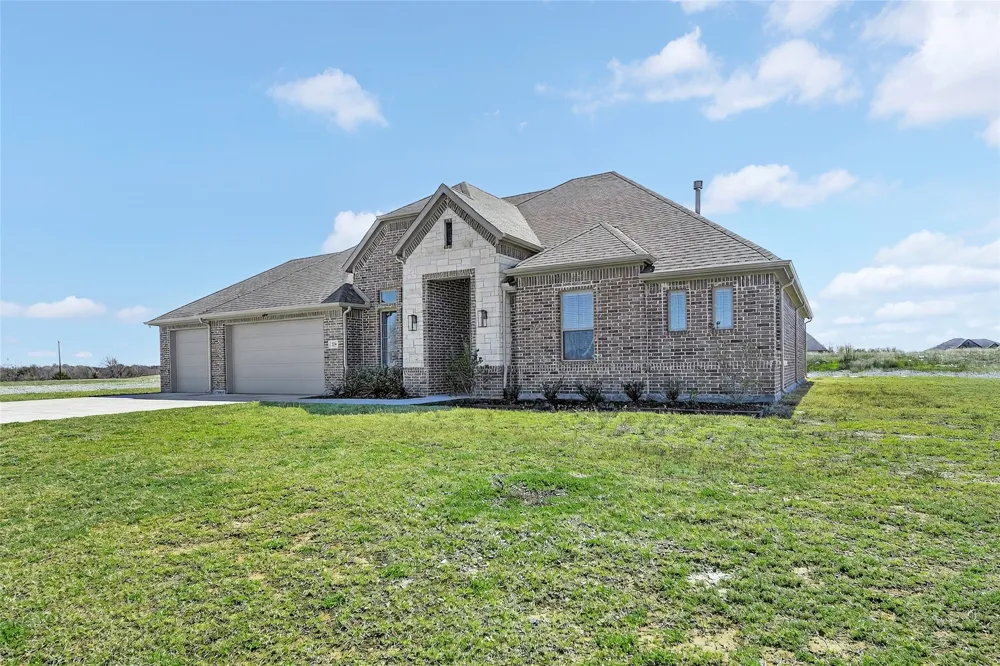 209 Basalt Lane Reno, TX 76020