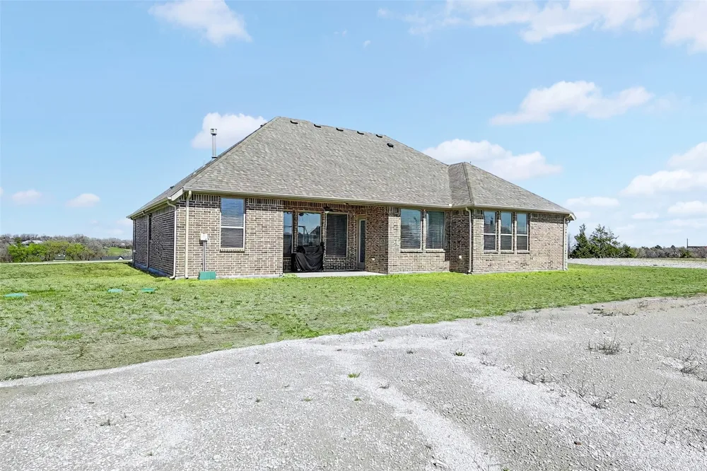 209 Basalt Lane Reno, TX 76020