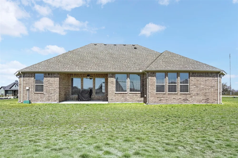 209 Basalt Lane Reno, TX 76020