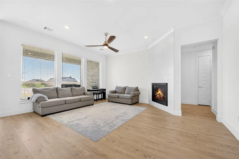 209 Basalt Lane Reno, TX 76020