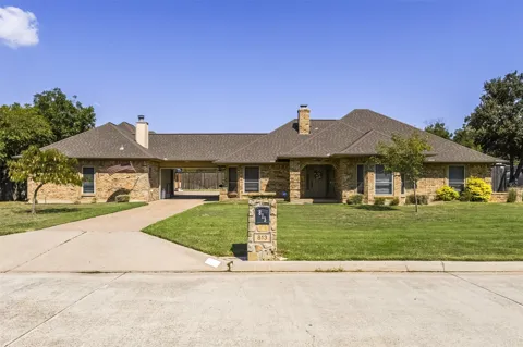 813 Shady Creek Drive