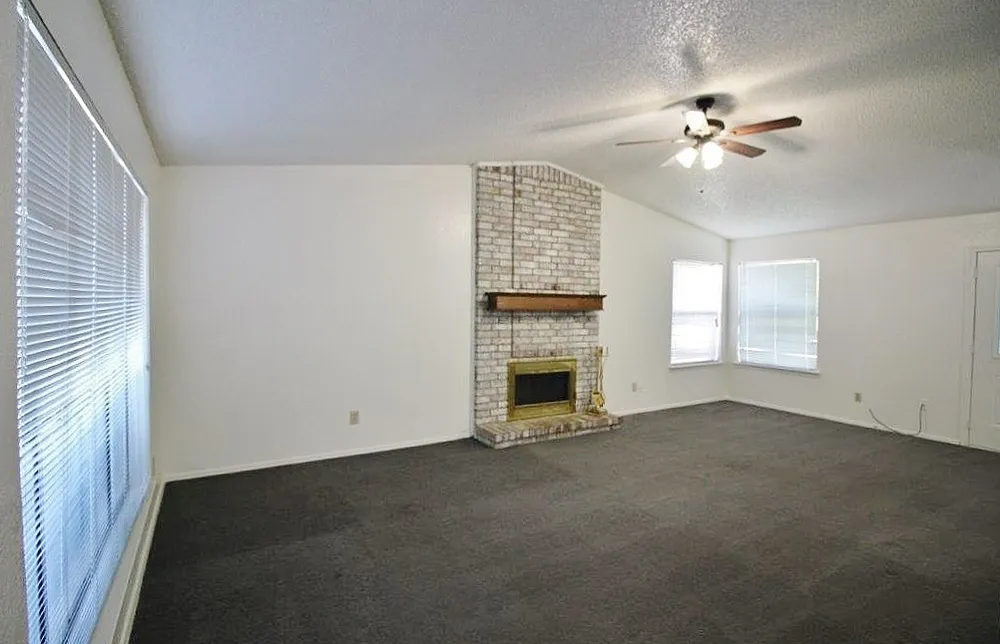 1019 Cedar Run Drive Duncanville, TX 75137