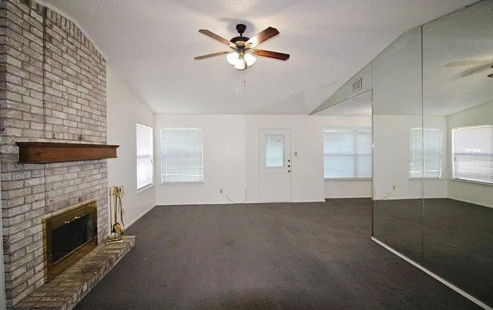 1019 Cedar Run Drive Duncanville, TX 75137