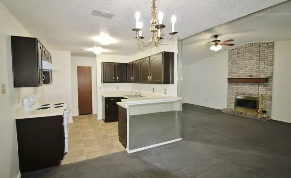 1019 Cedar Run Drive Duncanville, TX 75137