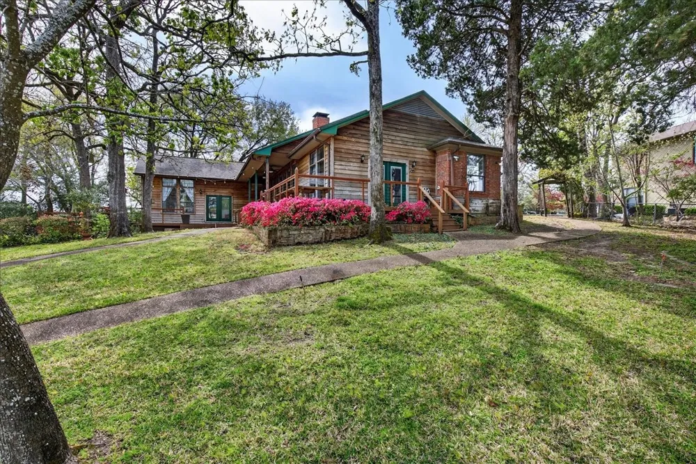 125 Lark Drive Enchanted Oaks, TX 75156