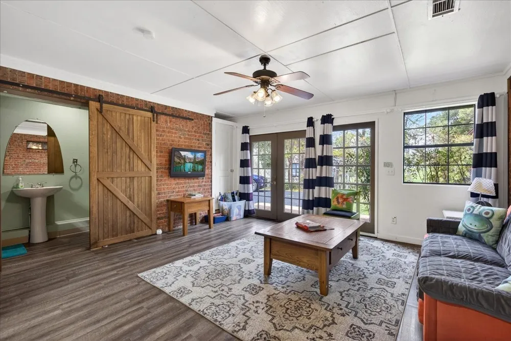 125 Lark Drive Enchanted Oaks, TX 75156