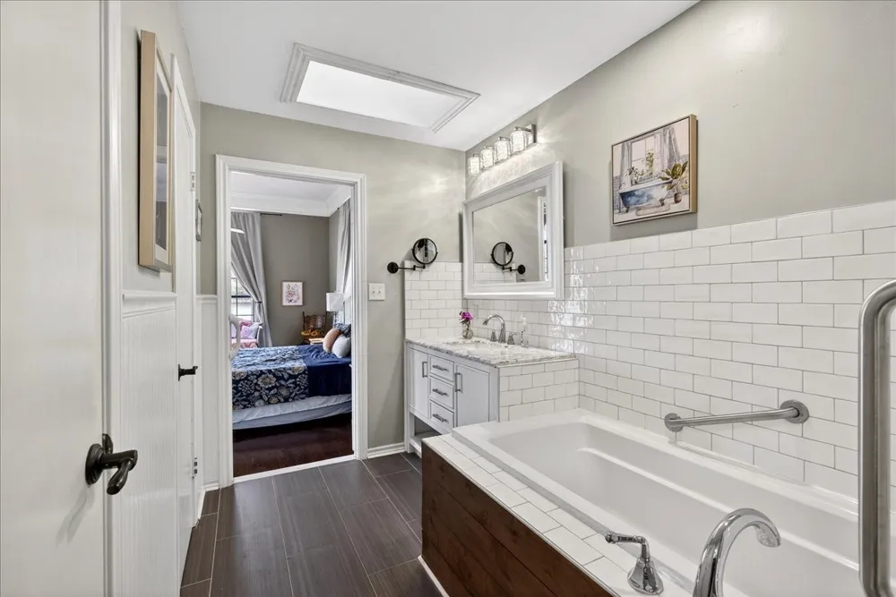 125 Lark Drive Enchanted Oaks, TX 75156