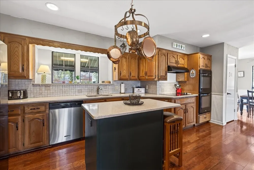 125 Lark Drive Enchanted Oaks, TX 75156