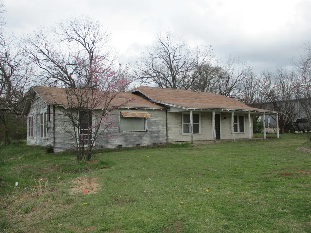 522 E QUITMAN STREET Emory, TX 75440