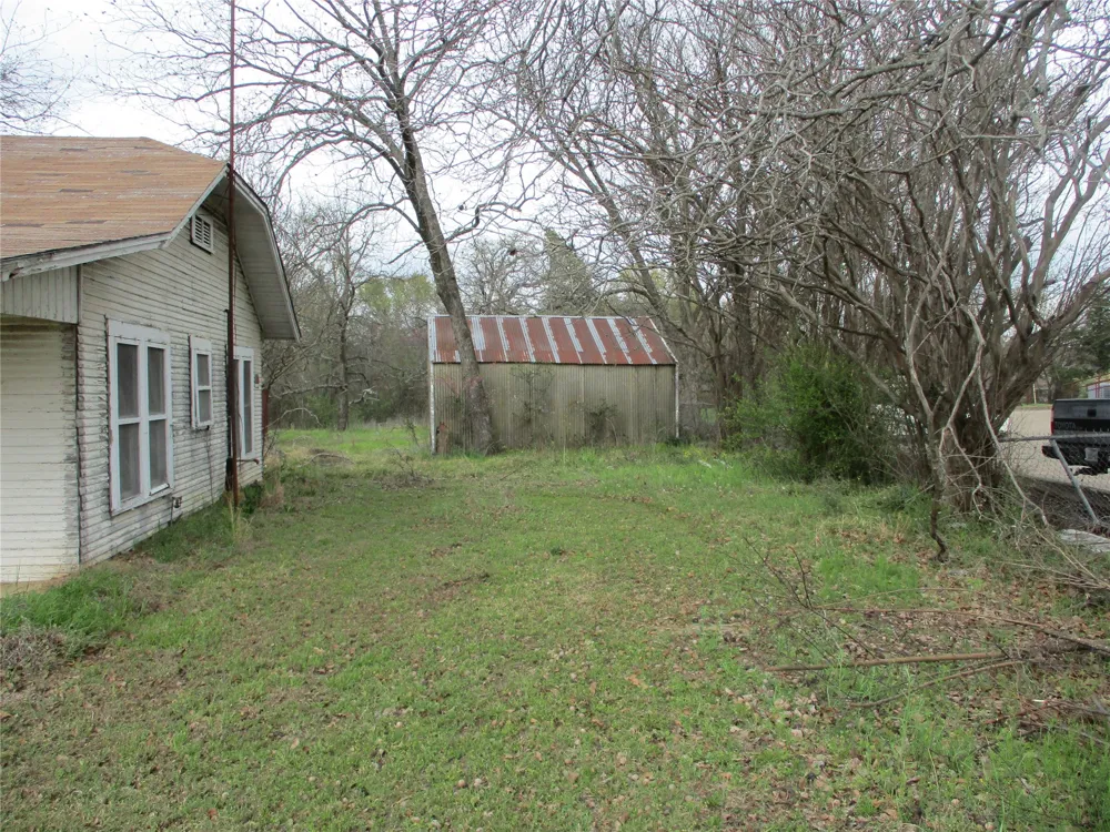 522 E QUITMAN STREET Emory, TX 75440