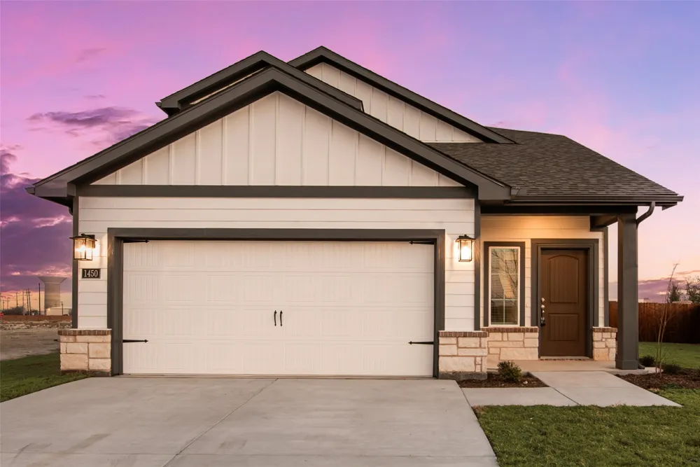 136 Cranz Farm Drive Saginaw, TX 76131