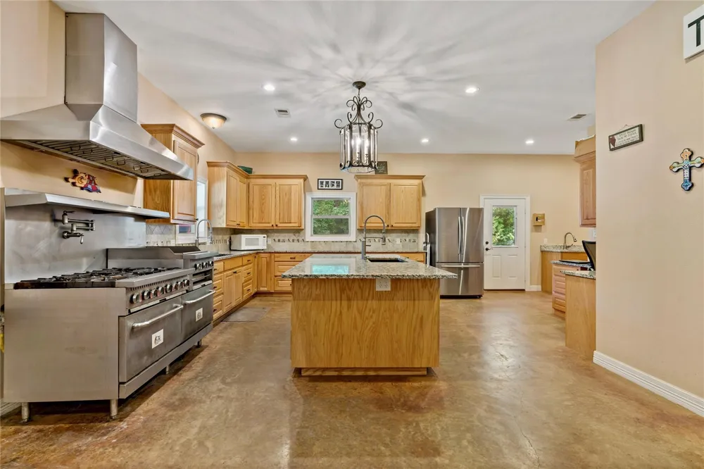 12025 FM 195 Bagwell, TX 75412