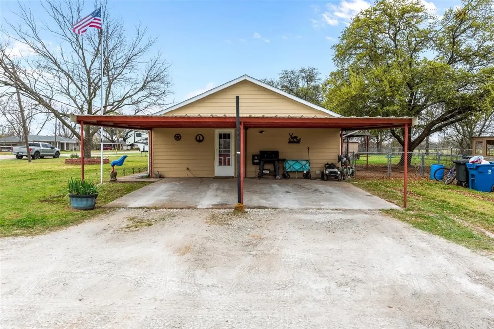 600 S Colorado Street Whitney, TX 76692