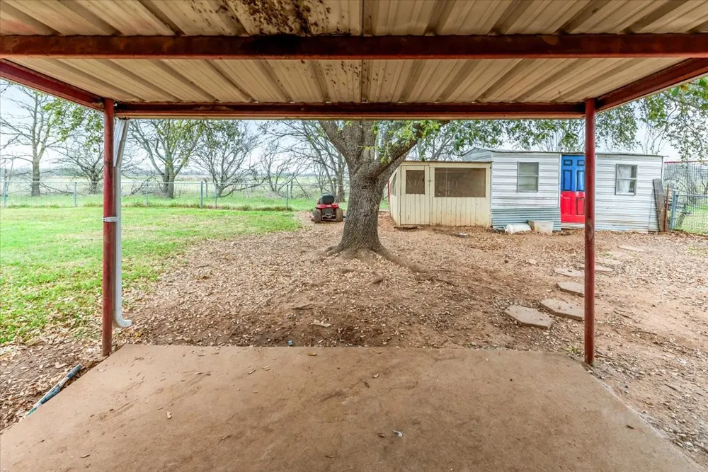 600 S Colorado Street Whitney, TX 76692