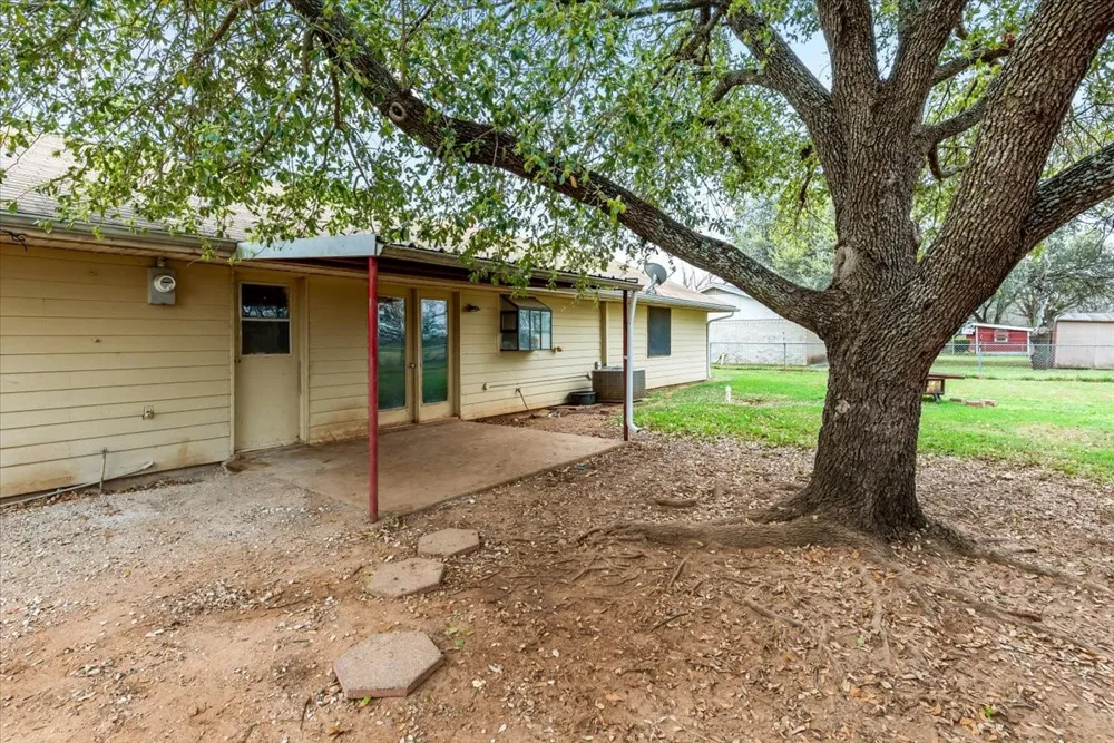 600 S Colorado Street Whitney, TX 76692