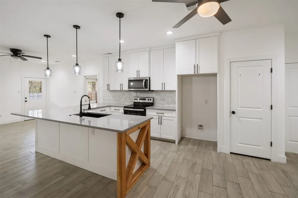145 Barcelona Street Payne Springs, TX 75156