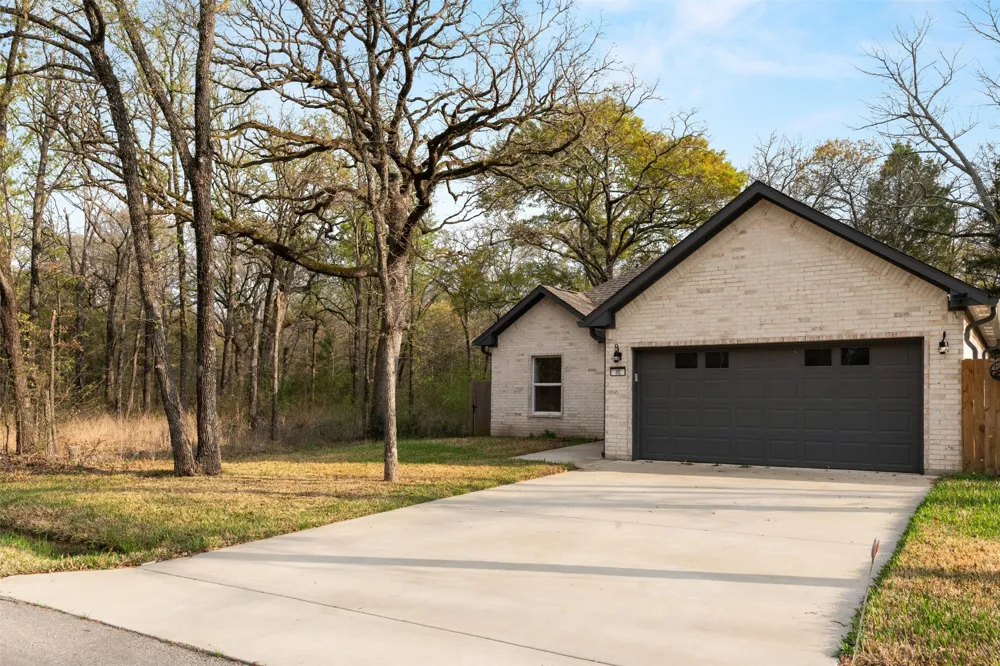 145 Barcelona Street Payne Springs, TX 75156