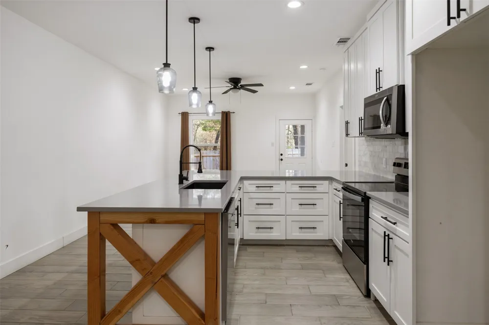 145 Barcelona Street Payne Springs, TX 75156